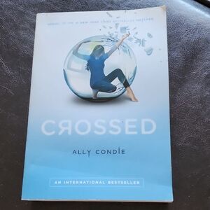 Crossed by Ally Condie Book